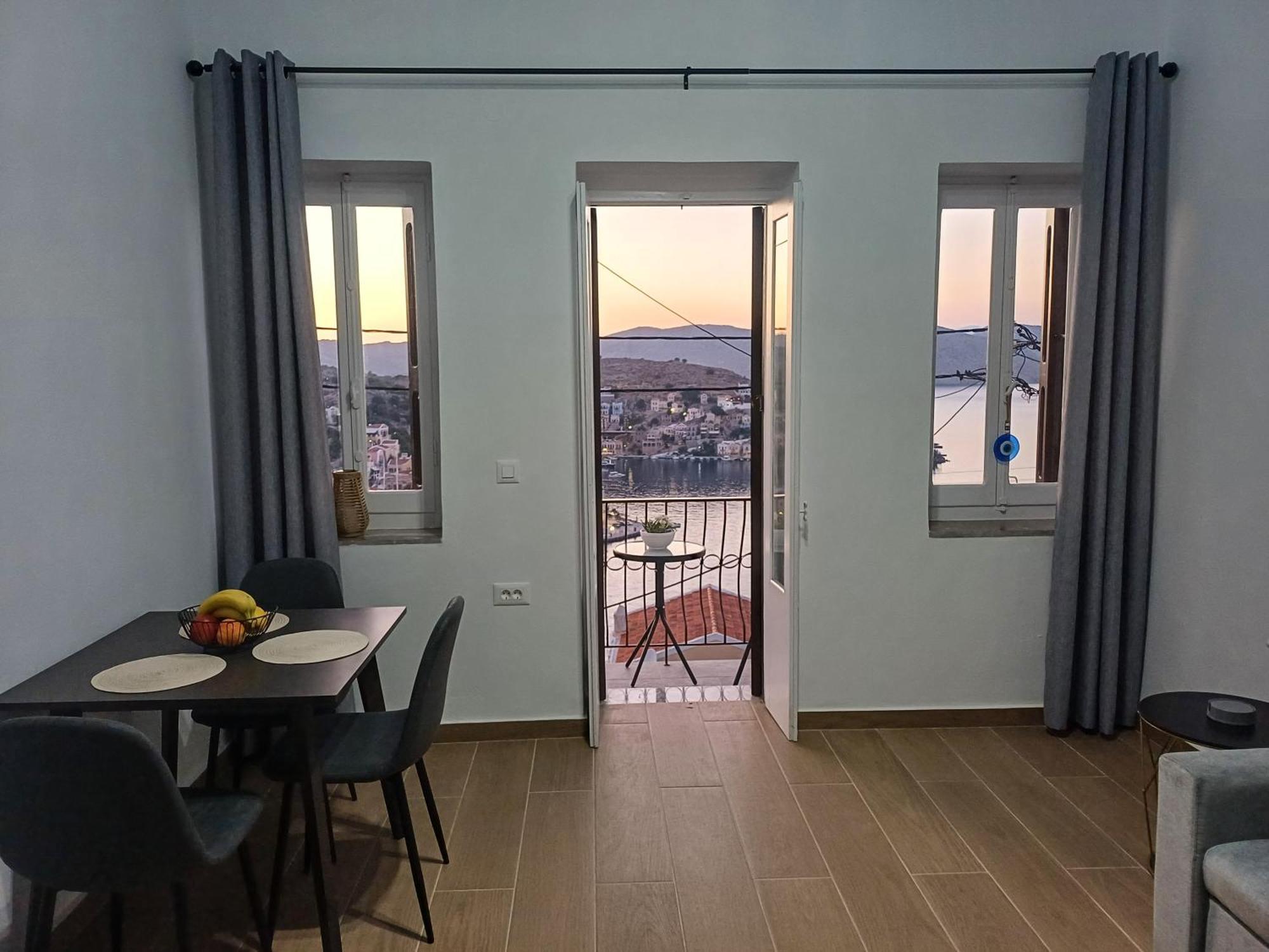 Appartement Duchess Harbour View à Symi Extérieur photo