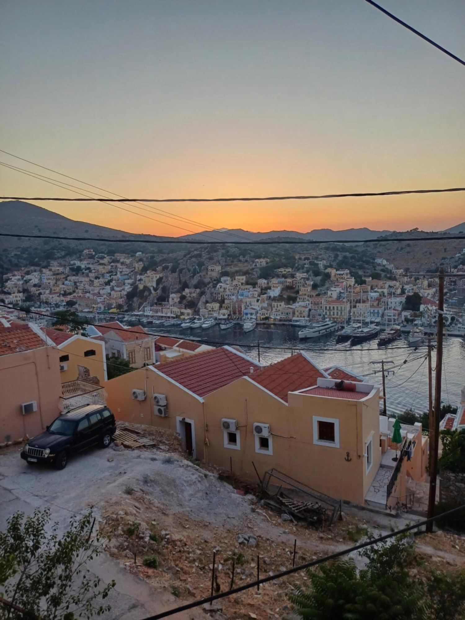 Appartement Duchess Harbour View à Symi Extérieur photo